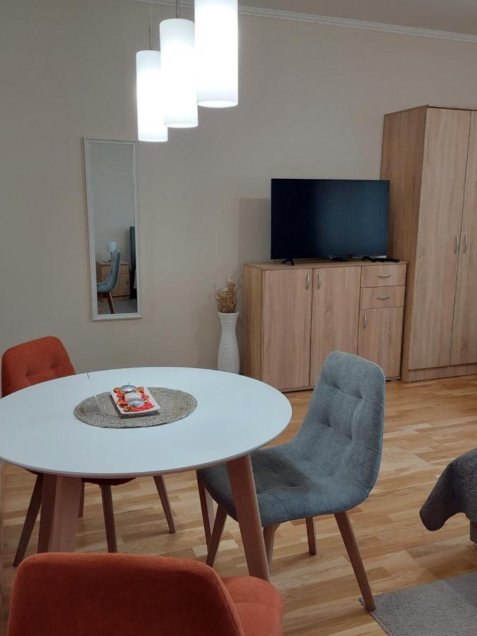 Apartman Miluro ซูโบติกา ภายนอก รูปภาพ