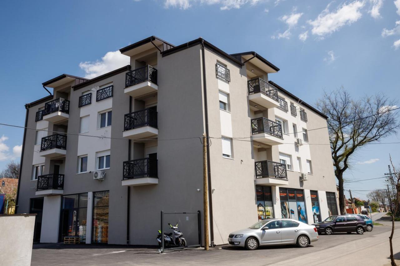 Apartman Miluro ซูโบติกา ภายนอก รูปภาพ