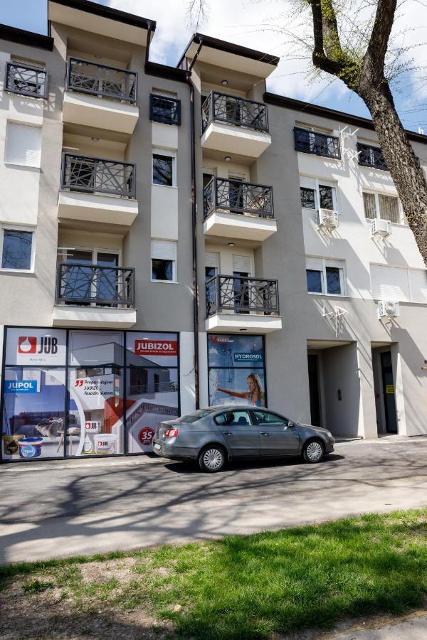 Apartman Miluro ซูโบติกา ภายนอก รูปภาพ
